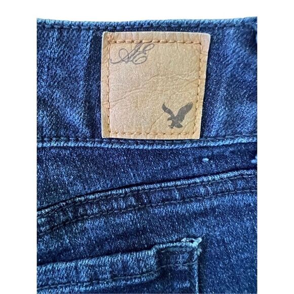 American Eagle Outfitter Women’s Jean Shorts Stretch Distressed SZ 4 - Picture 3 of 9